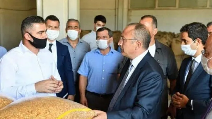 Vali denetime çıktı ama maske takmayan tek kişi kendisiydi!