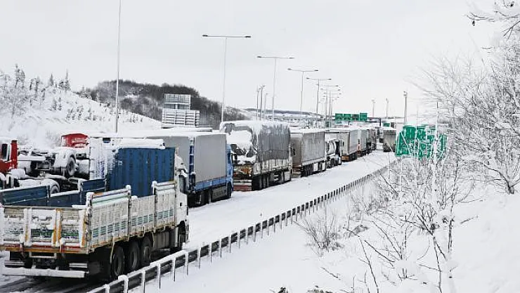 Vali Gece Yarısı Açıkladı! İl Dışından İstanbul'a Giriş Yasaklandı