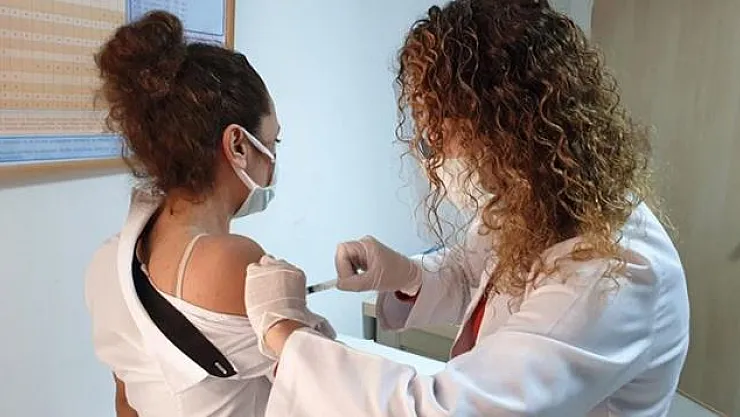 Validen ilk sinyal geldi! Aşı olmayanlara kısıtlamalar geliyor!