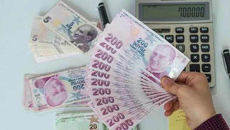 Vatandaşlara 2.354 TL paralar yatırıldı! Bankadan veya PTT'den paranızı alabilirsiniz