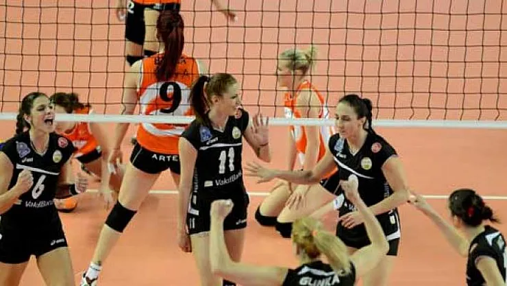 Voleybolda yarın VakıfBank ile Eczacıbaşı VitrA karşılaşacak