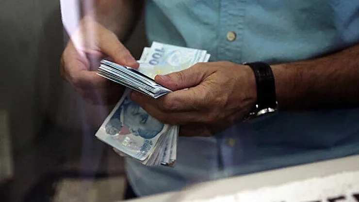 Yapı Kredi'den herkese kazandıran kampanya! Emekliye 7.500 TL, yakınını getirene 2.500 TL ödeme yapılacak!