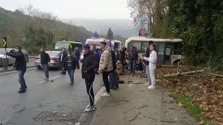 İstanbul'da Yolcu Minibüsü Kaza Yaptı! Ölü ve Yaralılar Var!