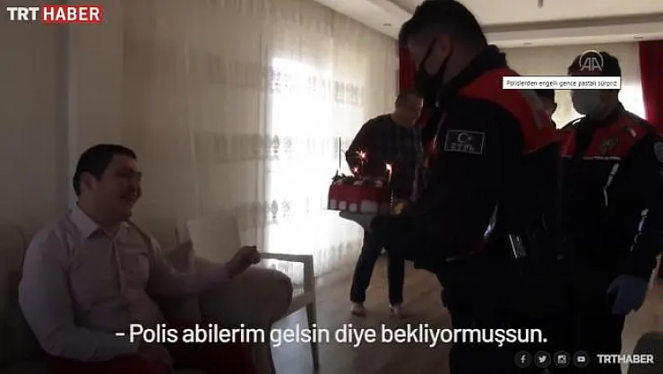 Yunus timinde görevli polis ekipleri engelli gence pastalı sürpriz yaptı!