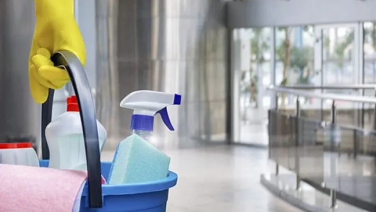 Yurt dışında temizlik görevlisi olarak çalışabilecek personeller alınacak! En az lise mezunu şartı aranıyor..