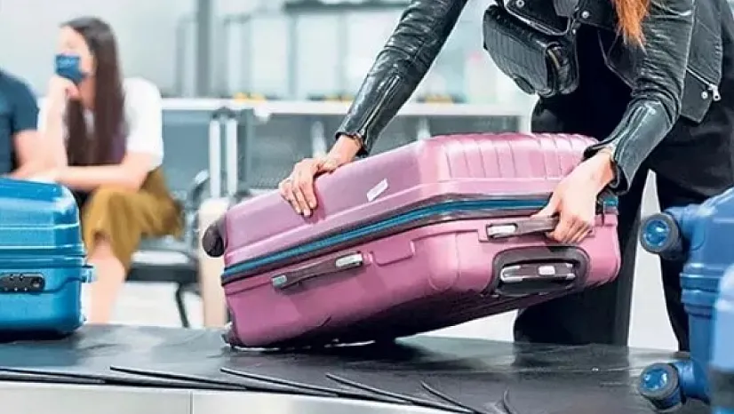 Seyahate Çıkmadan Önce Kontrol Edin: Bu Bavullar Artık Uçakta Yer Alamayacak