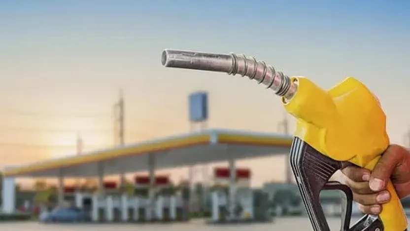 3 Temmuz'da Akaryakıta Çifte Zam! Benzin ve Motorin Fiyatları Uçuyor
