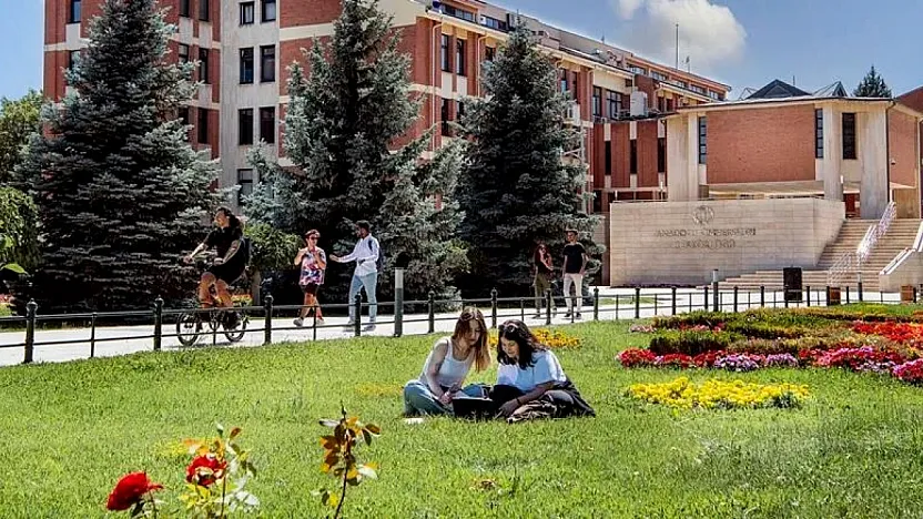 Anadolu Üniversitesi'nden Açıköğretim Kararı! İki Fakülte Kapatıldı, Eğitim Tek Çatı Altında Toplanıyor