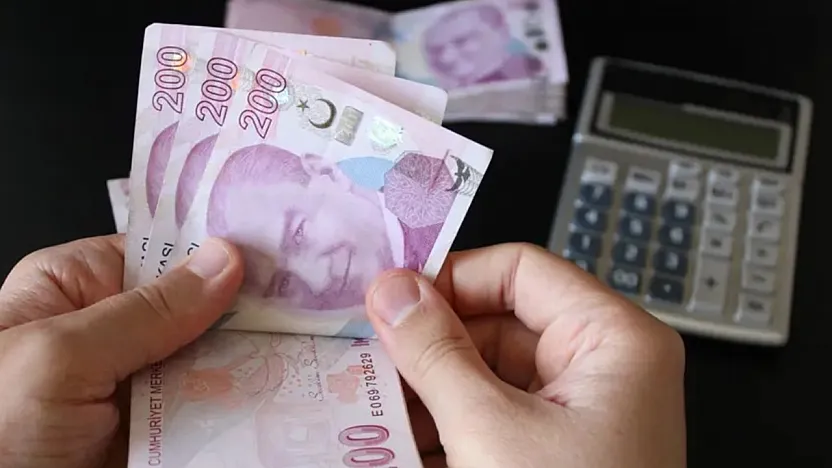 Finans dünyasında Ocak fırtınası: Akbank ve Halkbank'tan 100 bin TL'lik anında nakit darbesi!