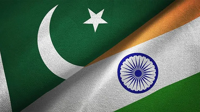 Hindistan-Pakistan Gerilimi Savaşa Dönüştü: Füze Saldırılarıyla Sıcak Çatışma Başladı