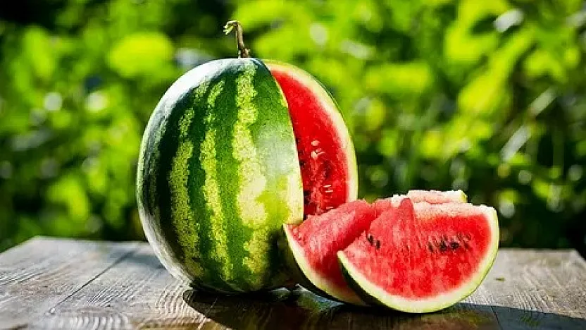 Karpuzun Yanına Peynir Eklerseniz Sağlık Etkisi İki Katına Çıkıyor!