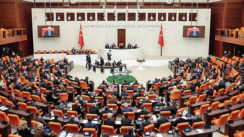 Libya tezkeresi meclis'ten geçti: Türk askeri 2 yıl daha bölgede kalacak!