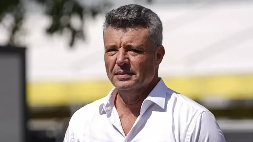 Sadettin Saran uçak takip kodu ne? Sadettin Saran uçağı İstanbul'a saat kaçta inecek?