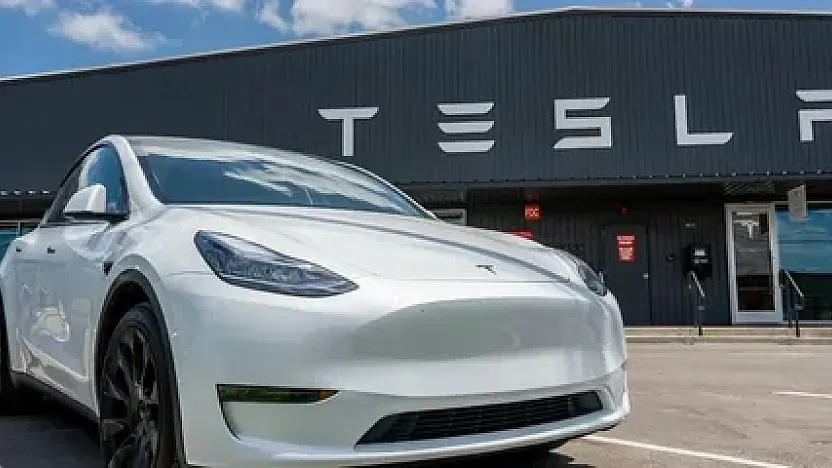 Tesla Sahiplerine Yeni Kazanç Kapısı! Otomobiliniz Sizin Yerinize Para Kazanabilir