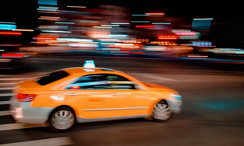 Şehirlerin parlayan yıldızı: Taksilerin neden sarı olduğunun ardındaki gizem çözüldü!