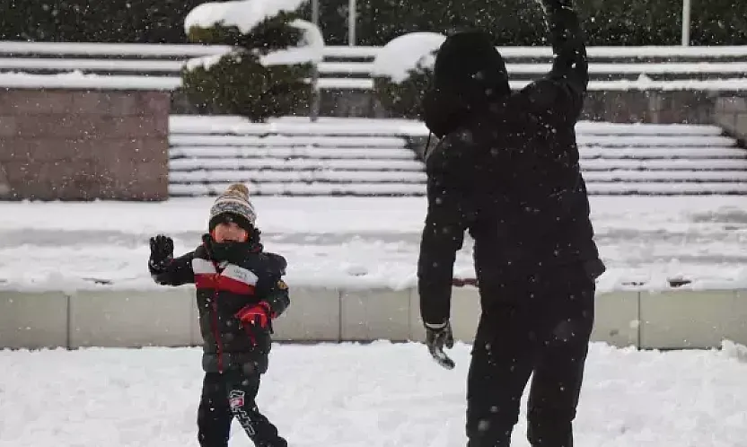 Zonguldak, Karabük, Bolu, Van, Düzce ile Şırnak'ın Beytüşşebap ilçesi ve Kastamonu'nun Küre ilçesinde yarın okullar tatil